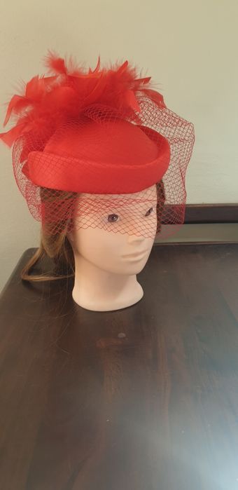 Palarie pentru nuntă roșu