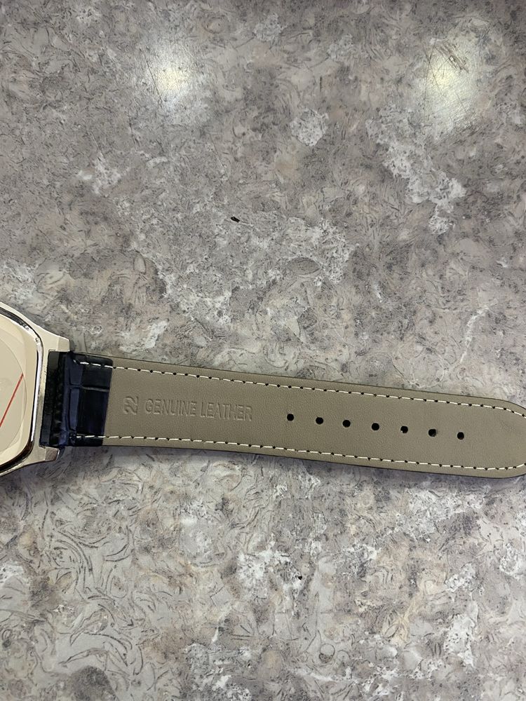 Часовник Cartier Tortue