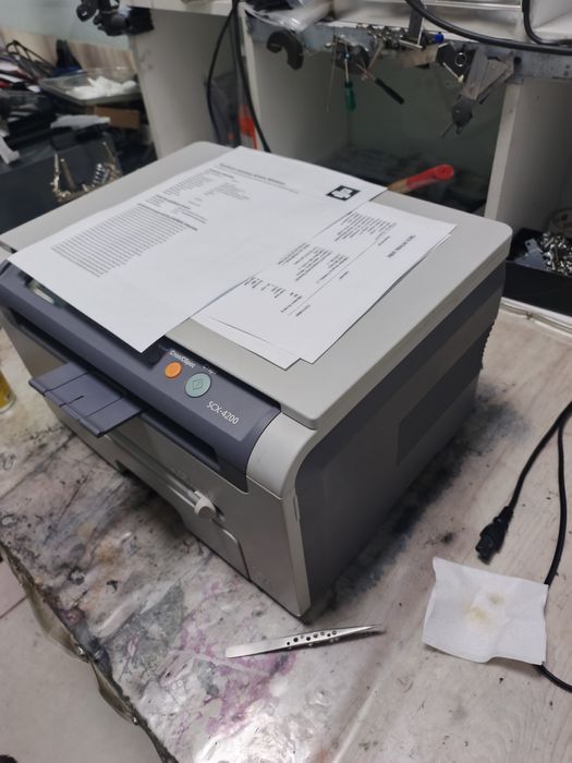 Продам МФУ Samsung SCX-4200 в идеальном состоянии