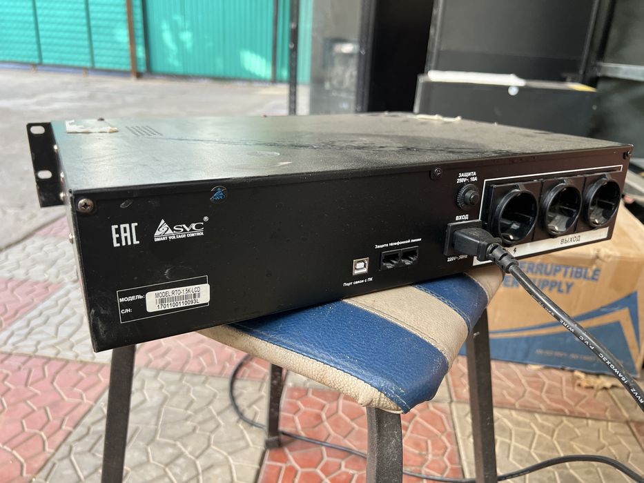 ИБП SVC Rto-1.5K-Lcd