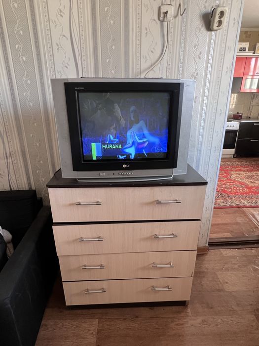 Продам рабочий старый телевизор