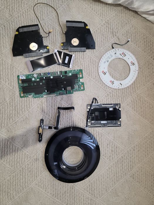 Части за Samsung Odyssey OLED G8