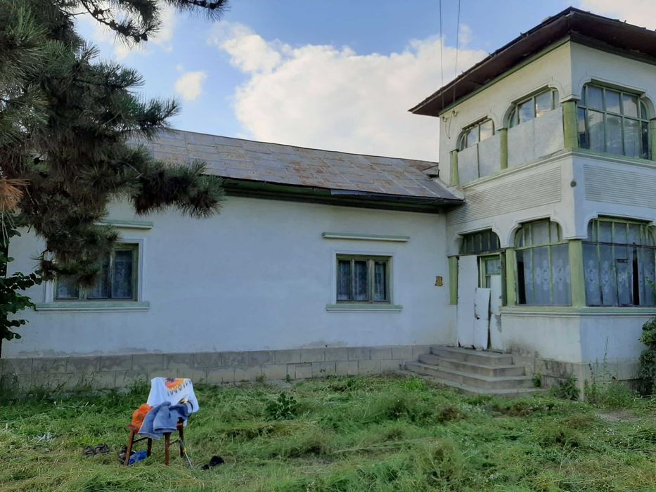 Casa sat Falfani 35 km de Pitesti
