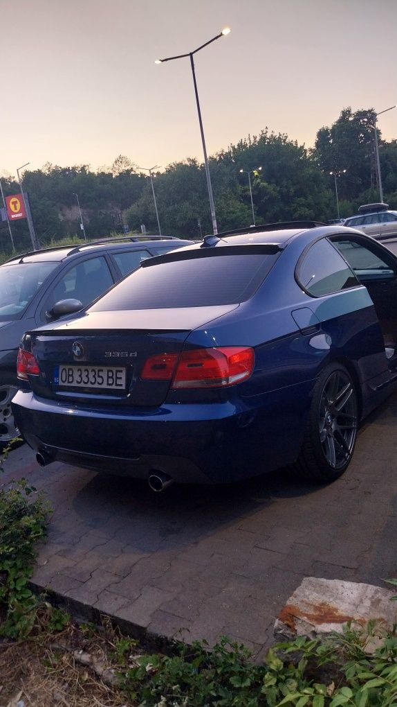 Сенник бмв Е92 BMW E92 спойлер стъкло