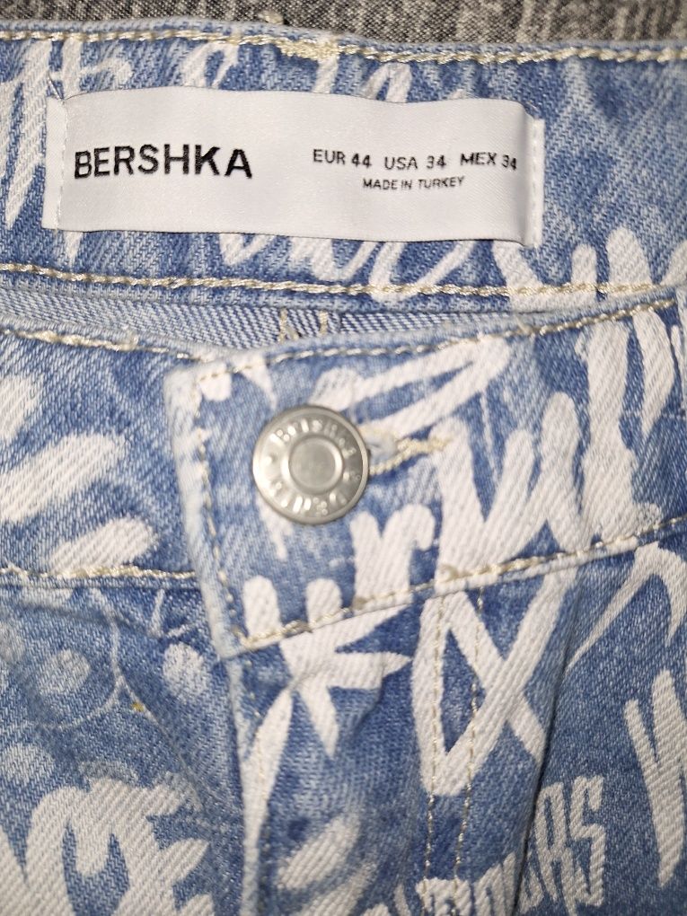Blugi baggy bershka cu print