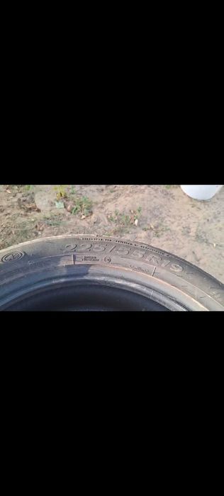 Покрышка сатылады летни размер 225/55/R19 почти новый 1 мң журмеген.