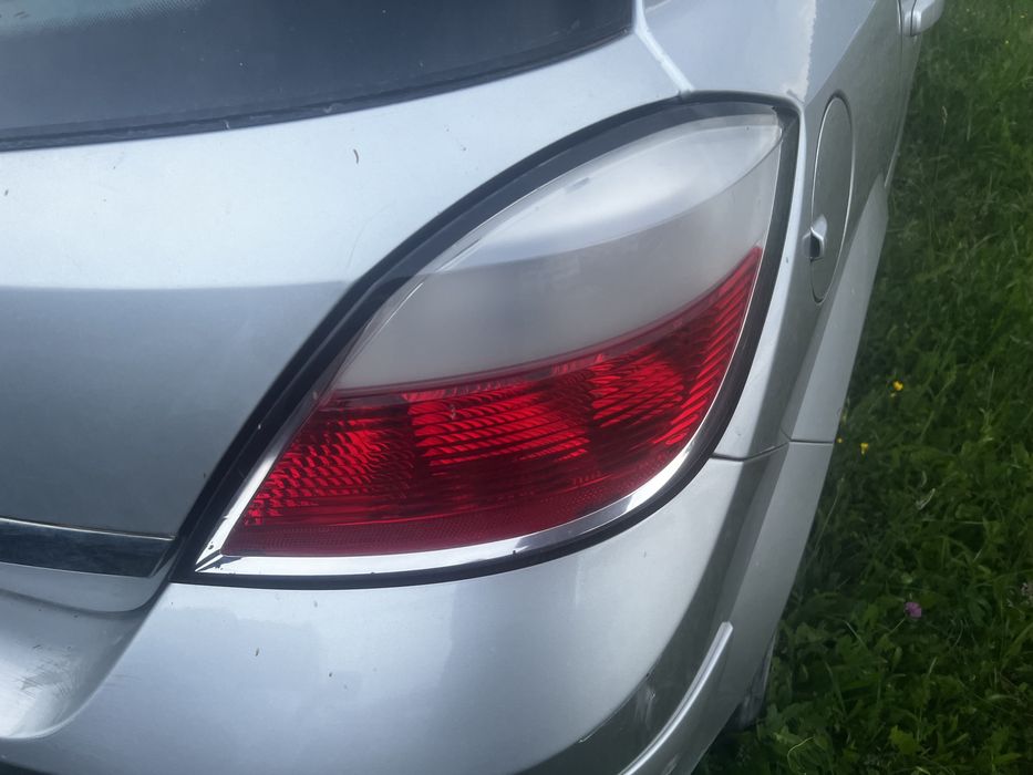 Triple astra h hatchback