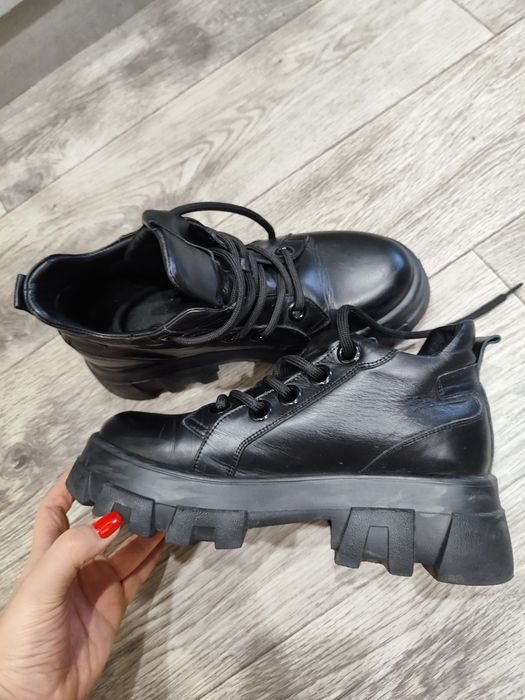 Продам ботинки осень -весна