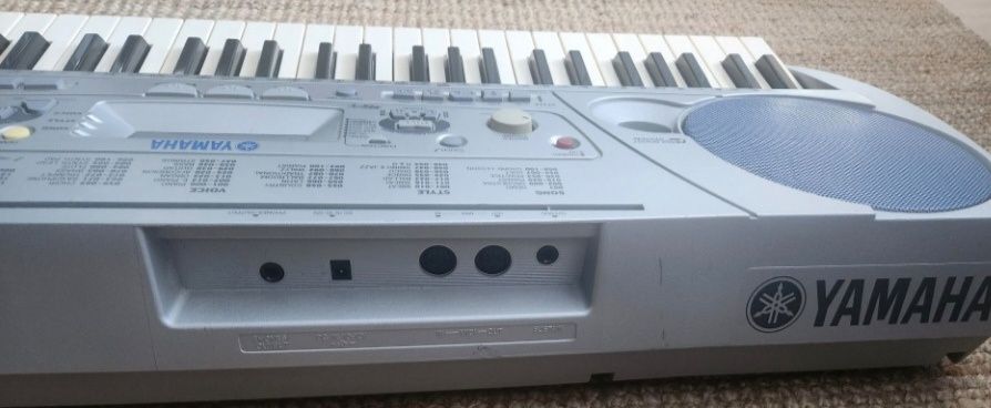 Yamaha PSR 275 - foarte puțin utilizată