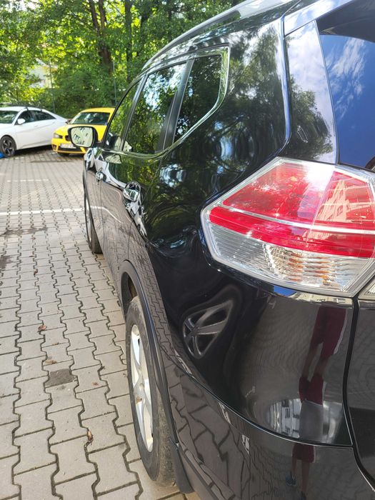 Il Nissan X-Trail Tekna 1.6 păstrat întotdeauna bine în garaj