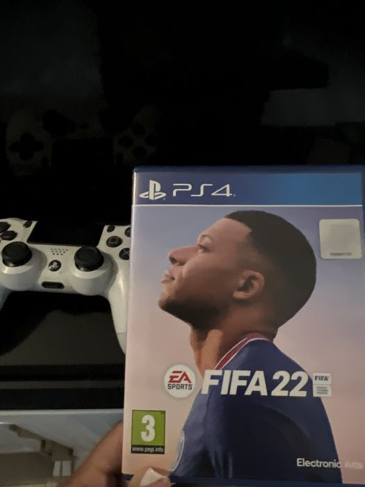 Ps4 slim +jocuri fifa etc…orig