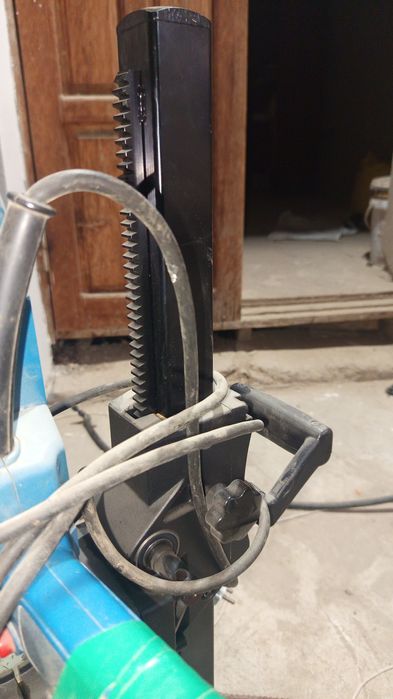 стойка сверльная