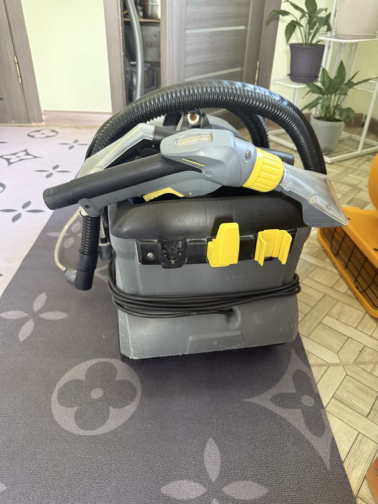 Karcher Puzzi 10/1