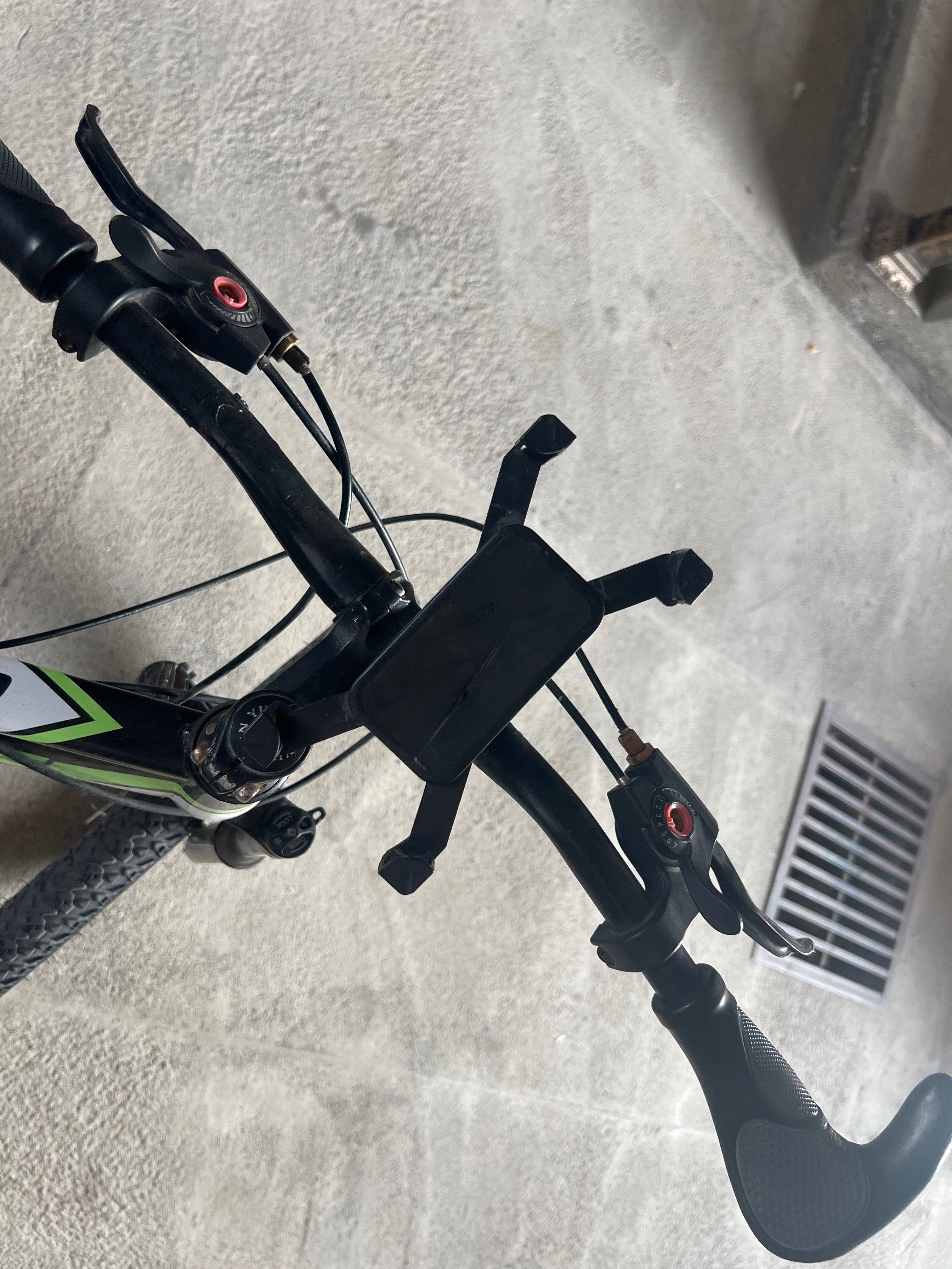 Velik skorli Shimano razmeri 17,5 oladiganlar aloqaga chiqsin