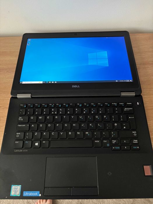 Laptop Dell Latitude E7270 – i7, 16 GB RAM, SSD NVMe 256 GB
