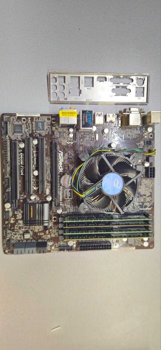 Дънна платка+процесор и Ram=Asrock B85M Pro4 + i5 4690 + 20 GB Ram