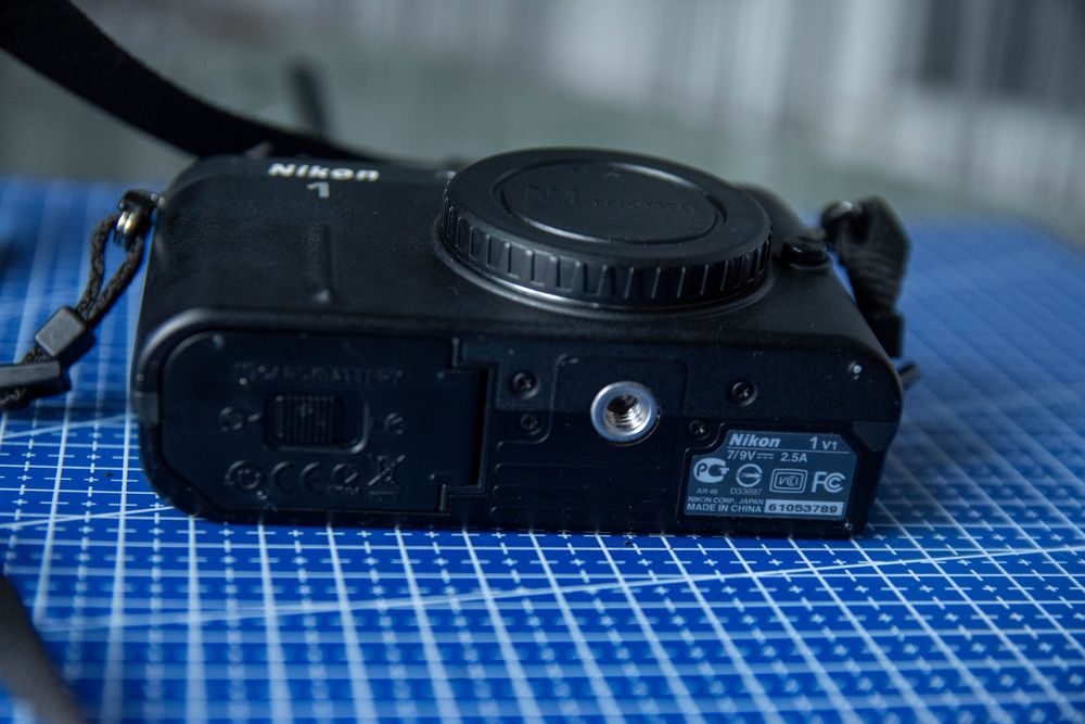 Nikon 1 V1 mirrorless
