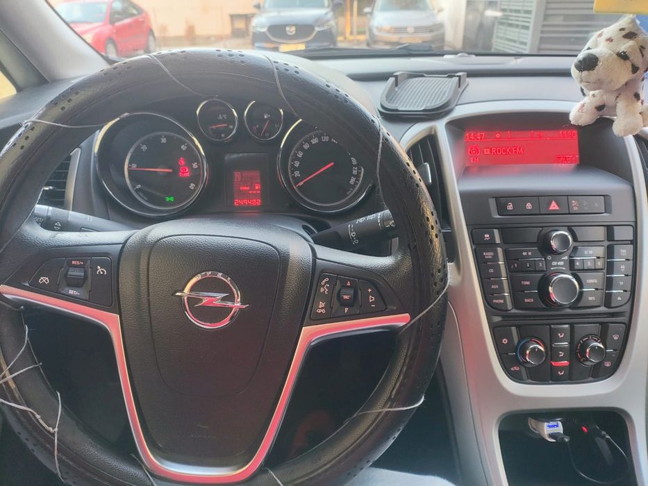 Opel Astra j 2011