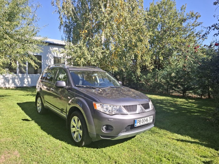 Продавам Mitsubishi Outlander
