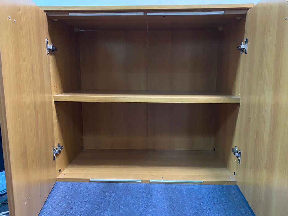 2 броя шкафове за дома и офиса