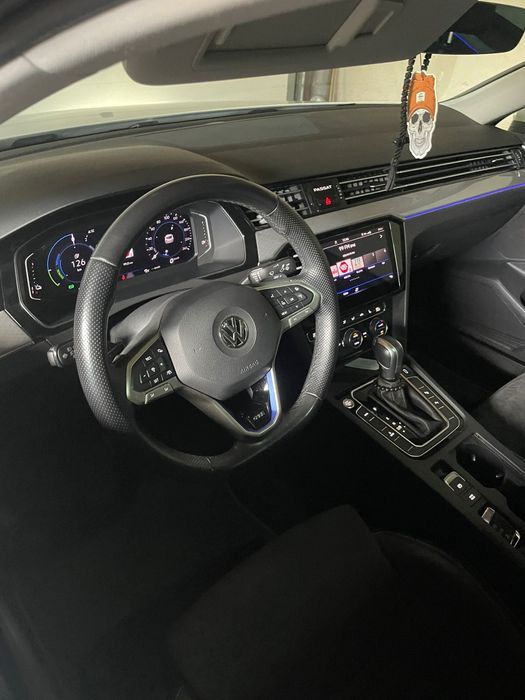VW Passat GTE 2020