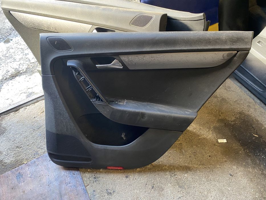 Кори врати Пасат б6,7 предни и задни