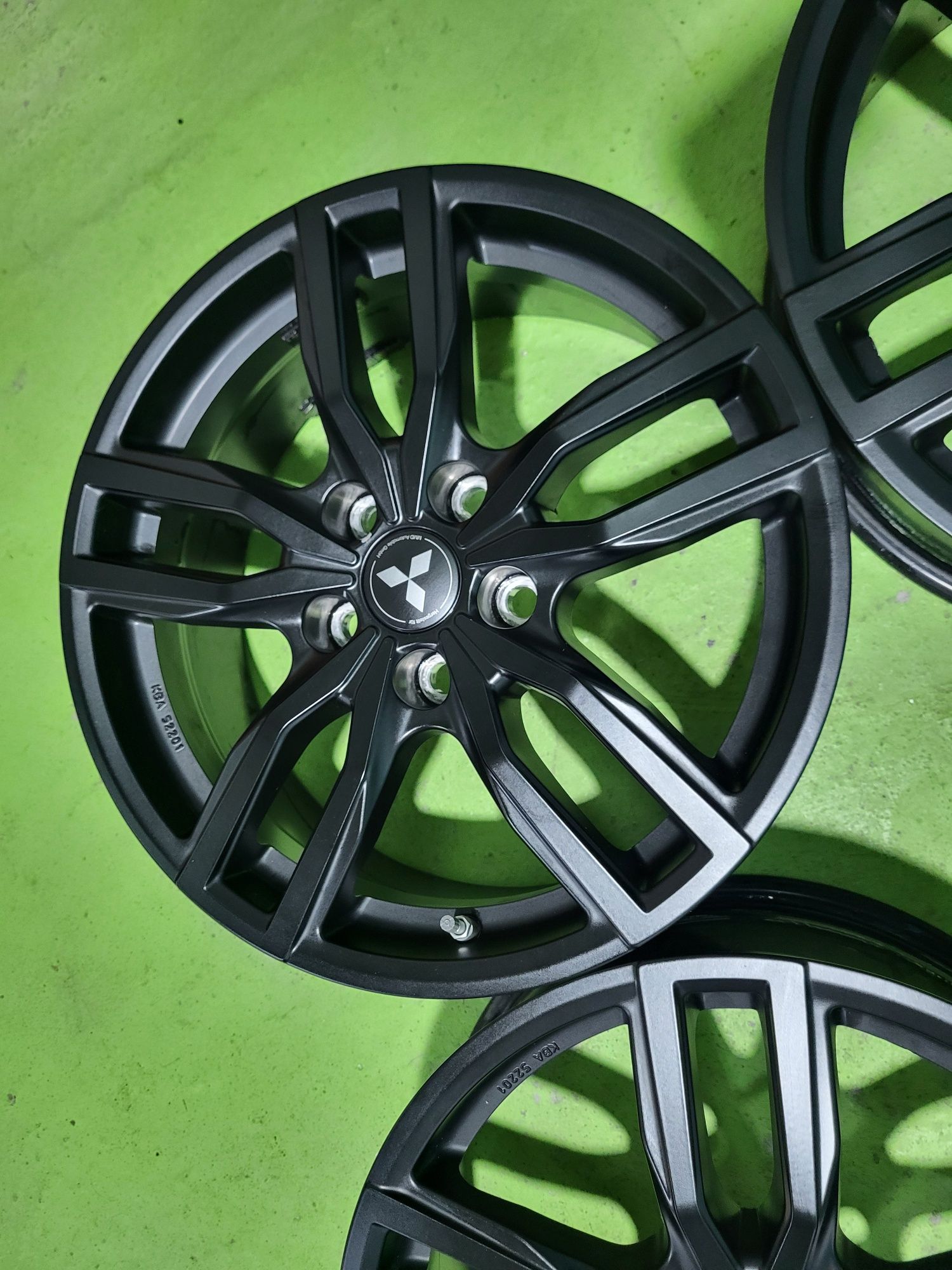 17 5x114.3 Mitsubishi лети джанти 5х114.3 мицубиши