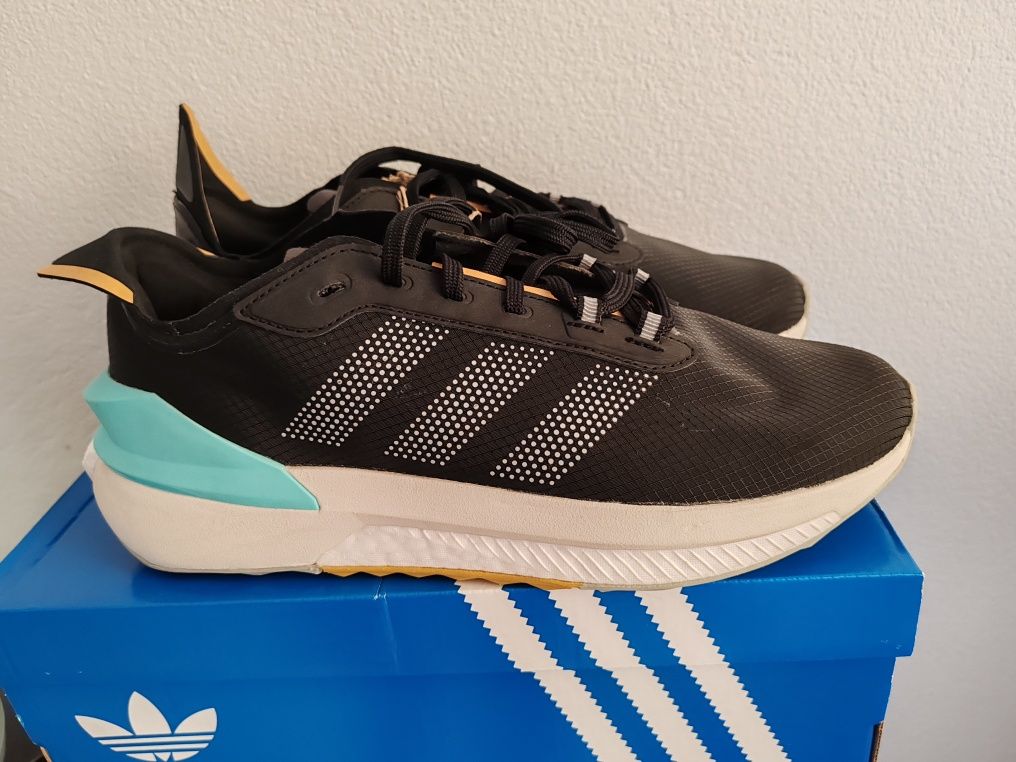 Vind adidași mărimea 43 model clasic