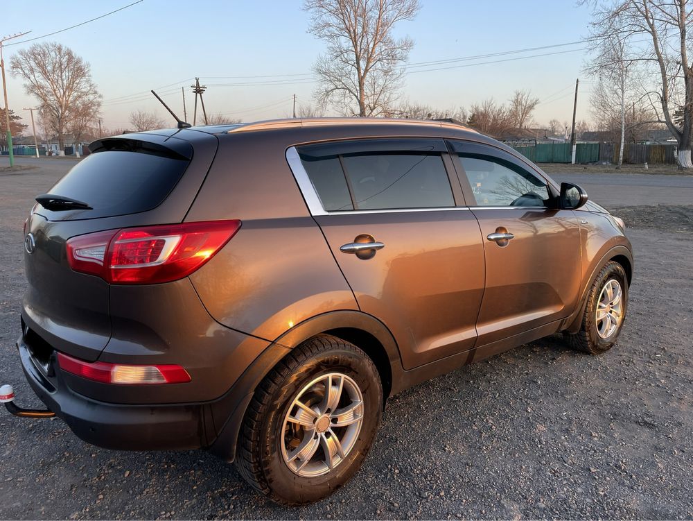 Kia sportage. 2011 год