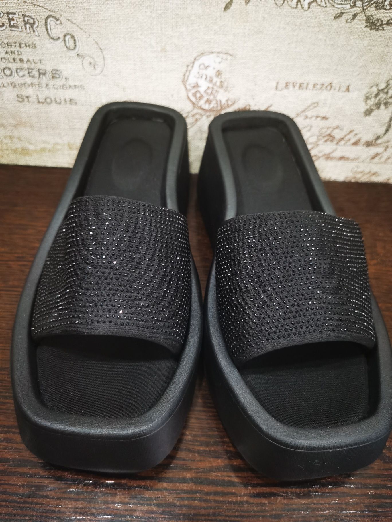 Продам шлёпки на платформе
