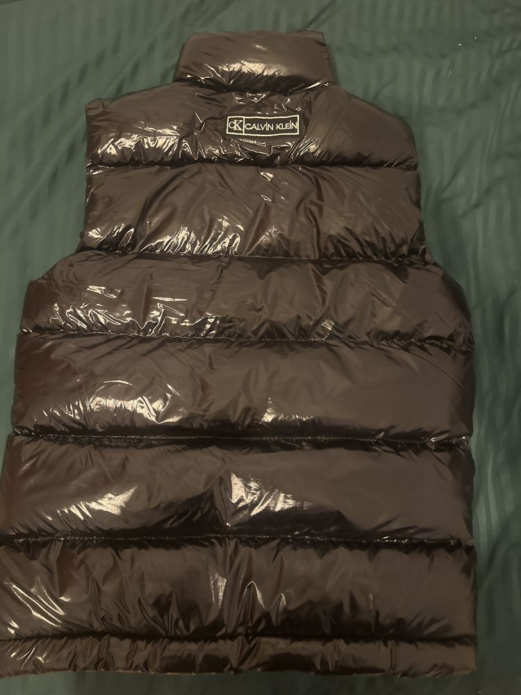 Vand vesta Calvin Klein