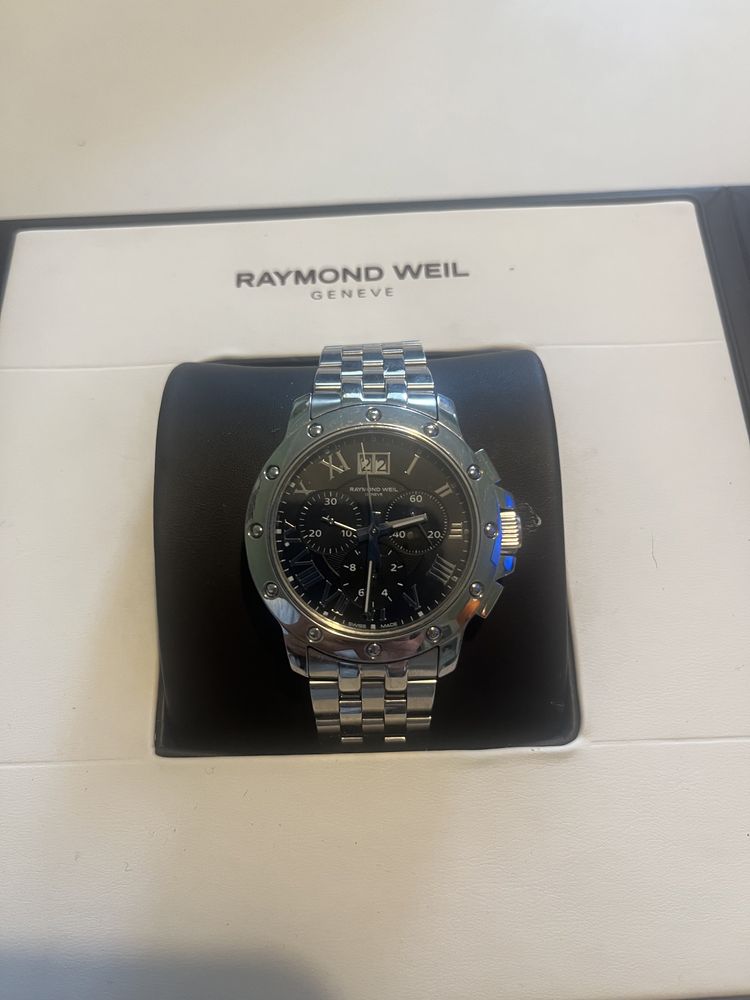 Часовник Raymond Weil Geneva