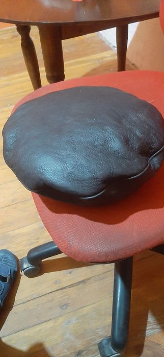 Женский головной убор из натуральной кожи,меха.в отличном состоянии