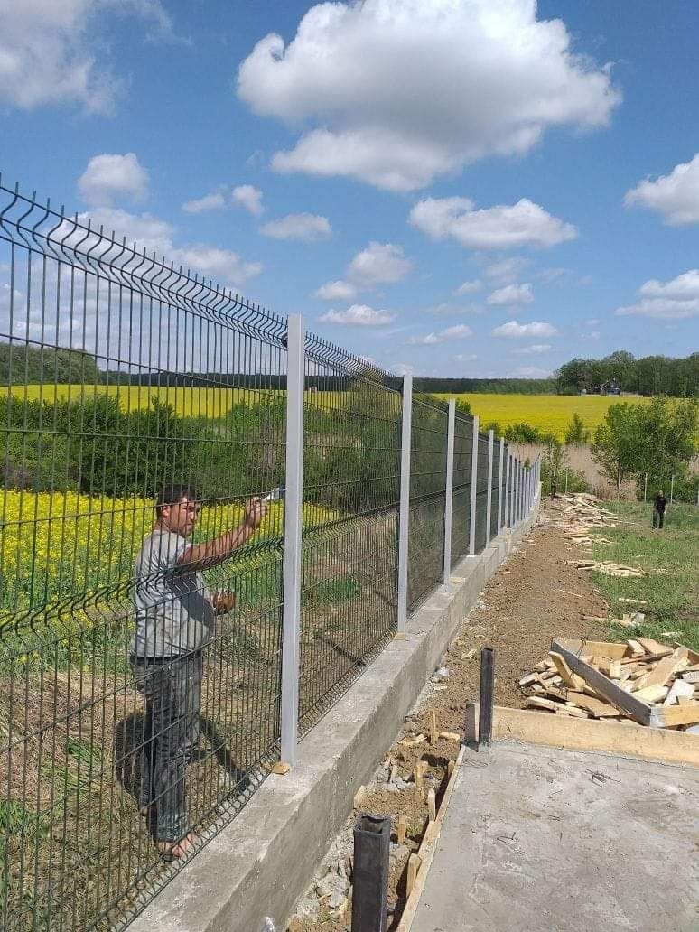 Construim garduri din sipca metalica, panou jaluzele, tabla, plasa, BC