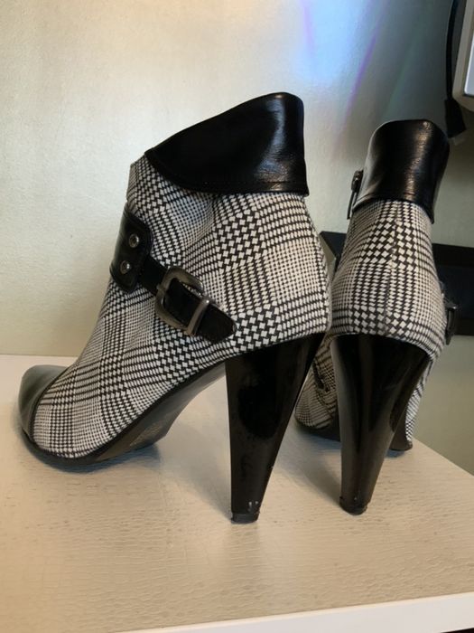 Боти на ток SARA PEN 39 номер