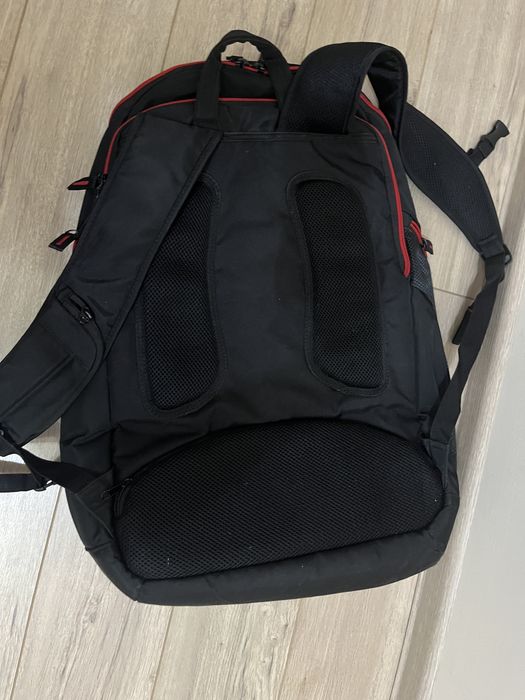 Раница 17” ASUS, подходяща за път, лаптоп и училище