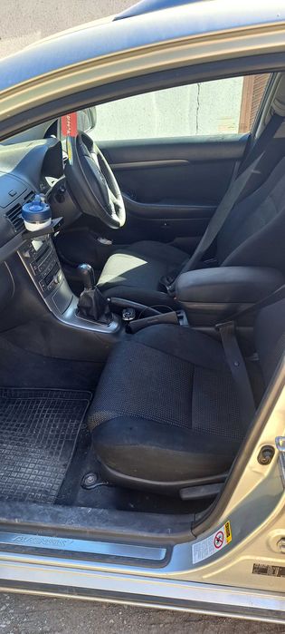 Toyota Avensis дясна дирекция