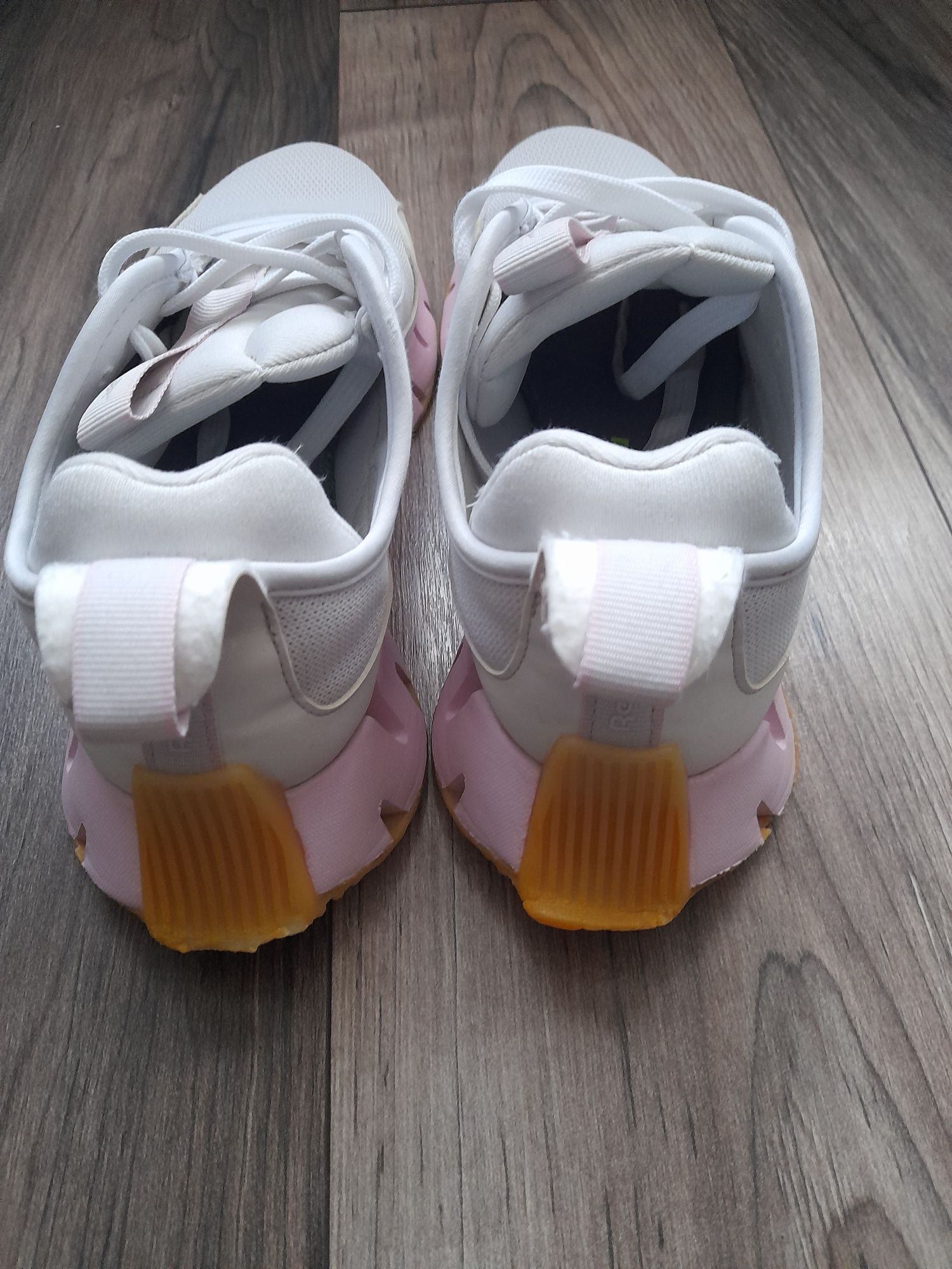 Nike  react infinity run fk 3 ,Reebok Zig Dynamica