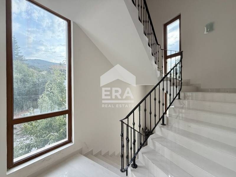 Многофамилна жилищна сграда с панорамни гледки в кв. Симеоново