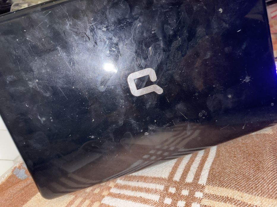 Продавам лаптоп compaq presario CQ60 note