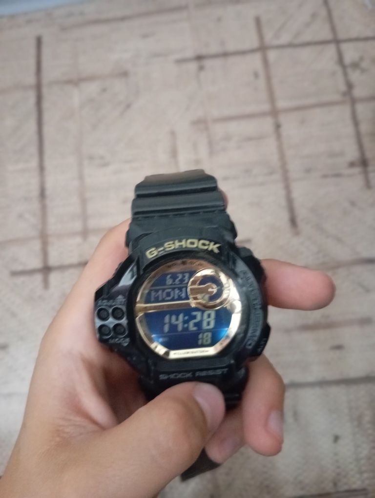 Часы G-Shock ...