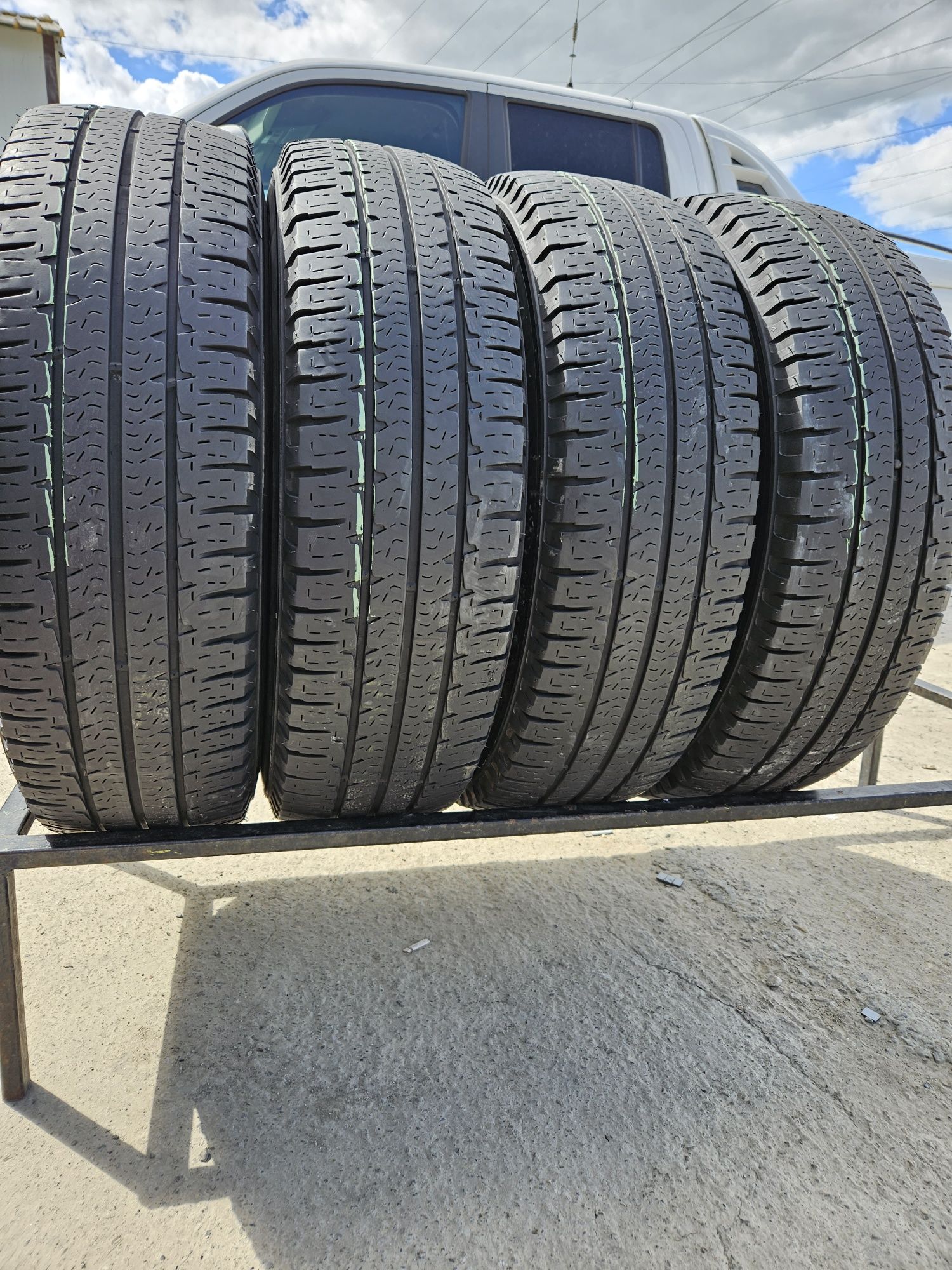 Vând anvelope vară 225/75/16 C 225/75r16 C MICHELIN