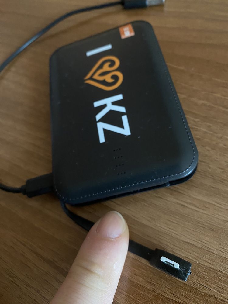 Карманная зарядка (Power bank)