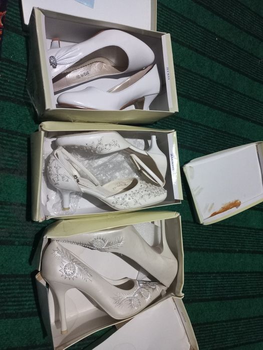 Tuflilar sotiladi yangi Rossiyadan kelgan kiyilmagan narxi 150dan kami