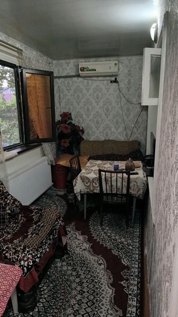 Продаю свою 4х комнатную квартиру в центре города