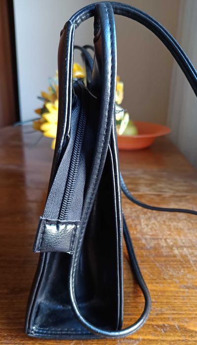 Черна дамска чанта