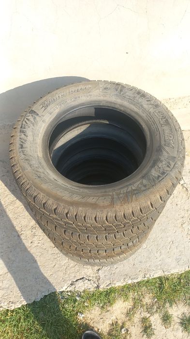 Зимные Шины 185/70/14 продается.