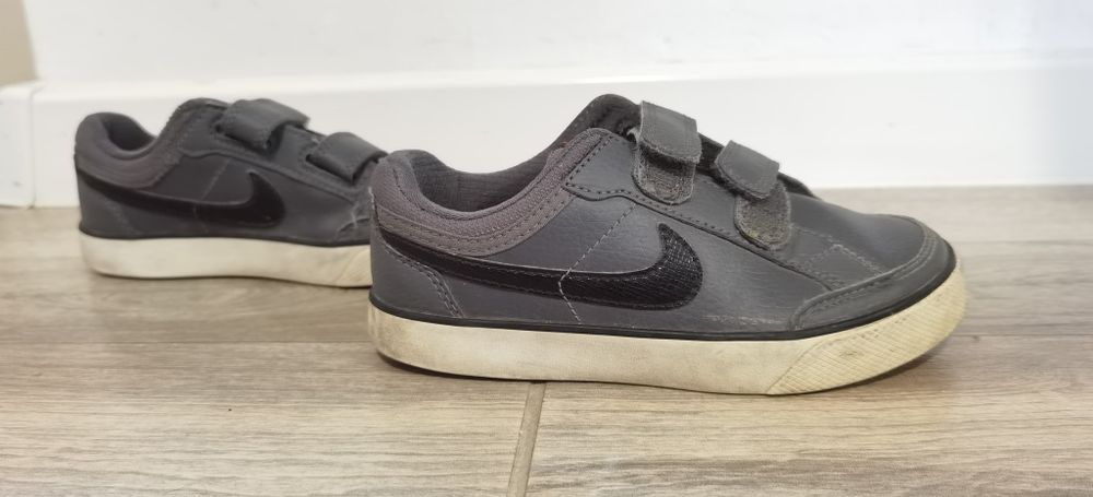 Adidași copii Nike mărimea 28.5  interior 18.7 cm