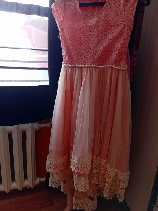 Продам платья детские