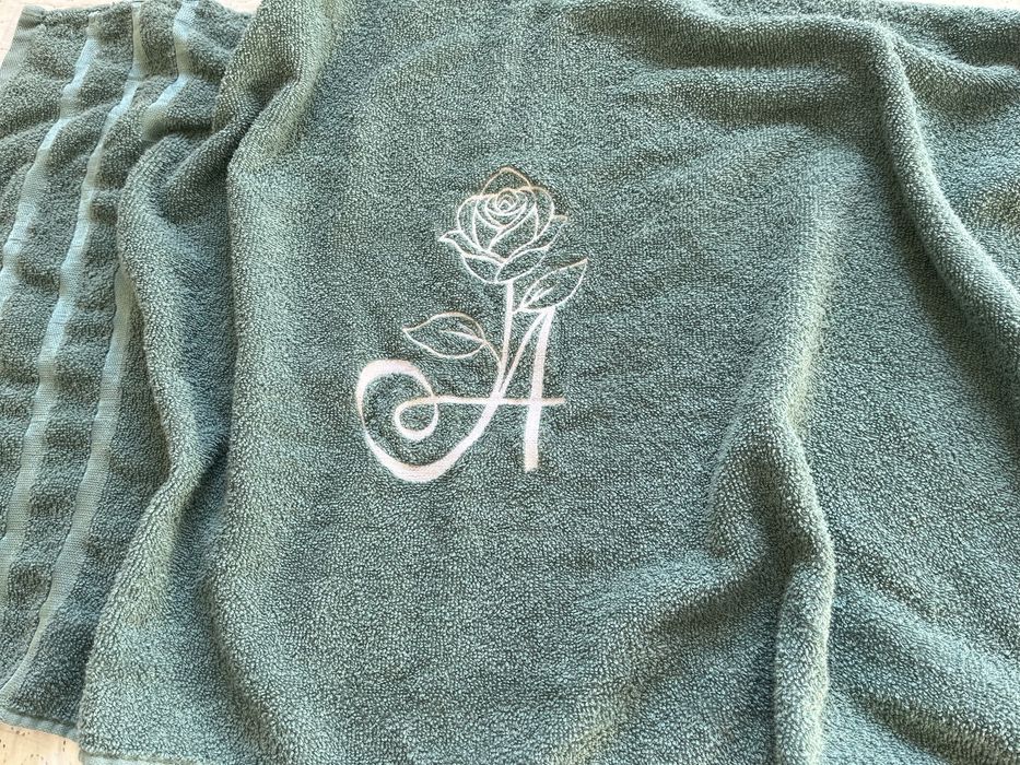 Хавлиени кърпи с бродерия